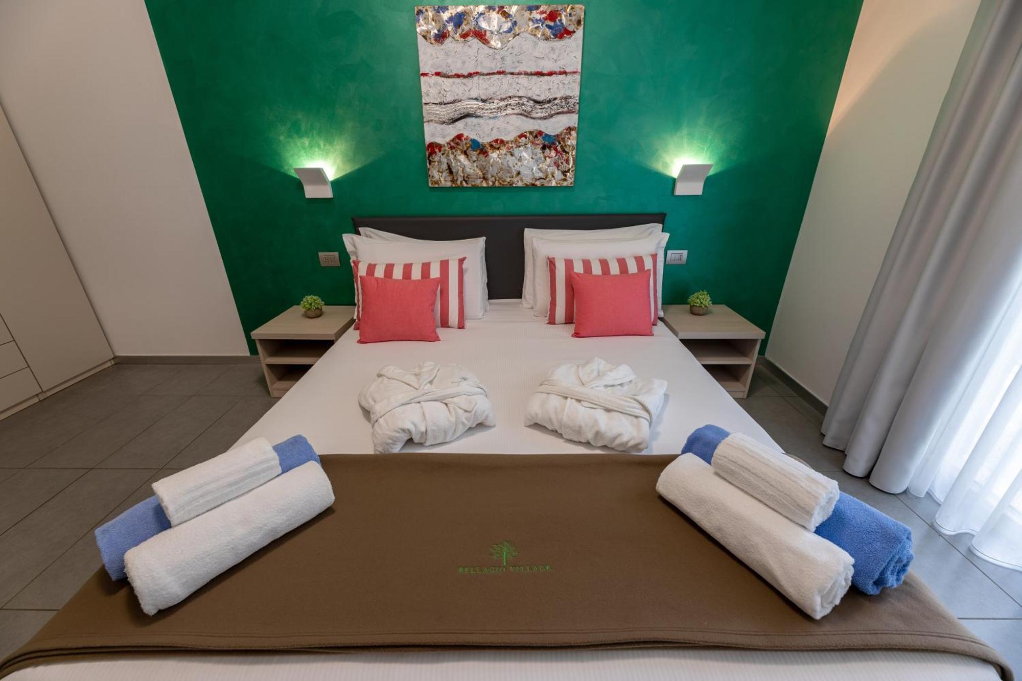 Bellagio Village- 4 Apartments By The Lake - Seasonal Warm Pool And Sauna Oliveto Lario Eksteriør billede